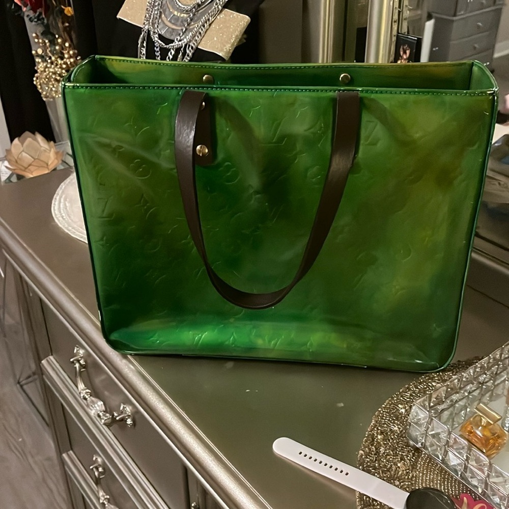 Authentic Louis Vuitton Vernis Columbus bag with custom handles CA0979